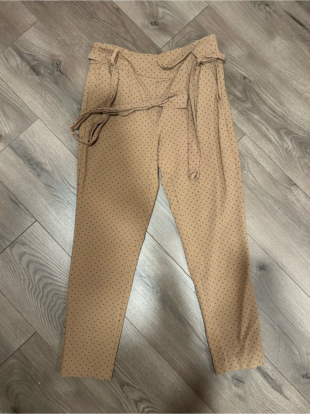 Jules & Leopold Tan Polka Dot Paperbag Waist Cropped Pants, size M